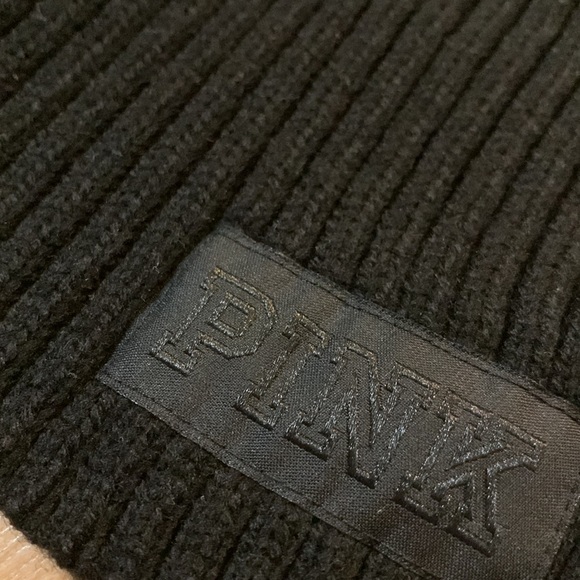 PINK Victoria’s Secret Scarf NWOT - Picture 2 of 5